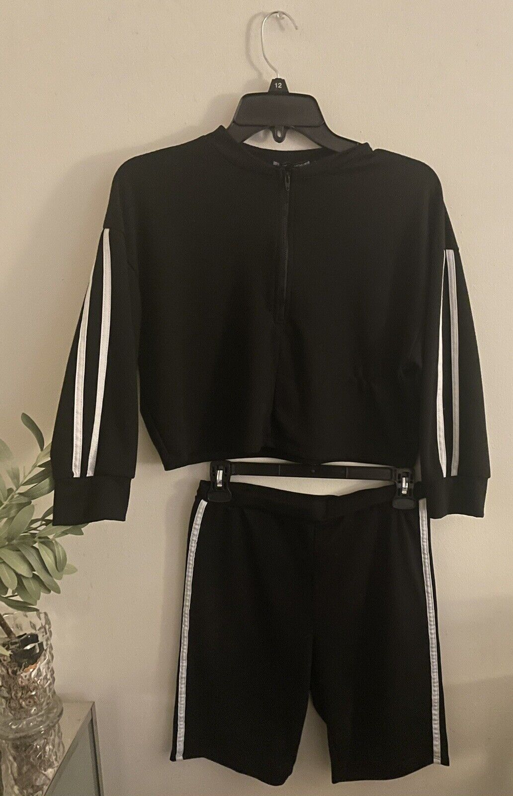 Fashion Nova Black/white Contrast Stripe Crop Top & Short Set-size L